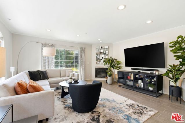 1842 Greenfield Avenue 102, Los Angeles, CA 90025