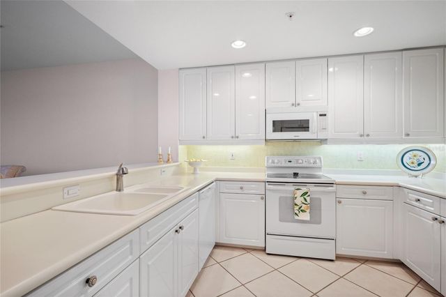 242 HIDDEN BAY DRIVE 603, Osprey, FL 34229