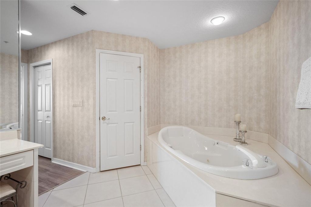 Image 39 of property listing at 242 HIDDEN BAY DRIVE 603, Osprey, FL 34229