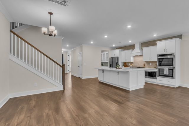 911 Heatherfield Ln, Spring Hill, TN 37174