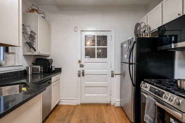 6131 N Hoyne Avenue G, Chicago, IL 60659