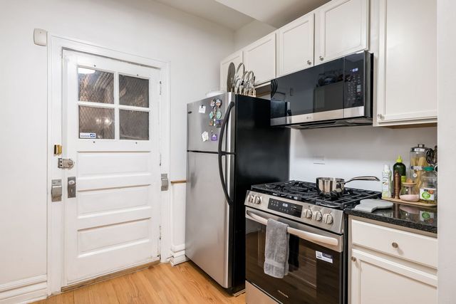 6131 N Hoyne Avenue G, Chicago, IL 60659