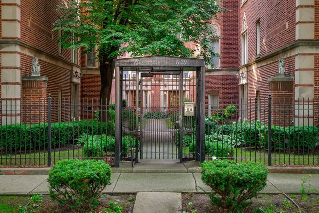 6131 N Hoyne Avenue G, Chicago, IL 60659