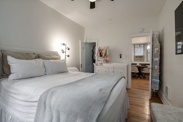 6131 N Hoyne Avenue G, Chicago, IL 60659