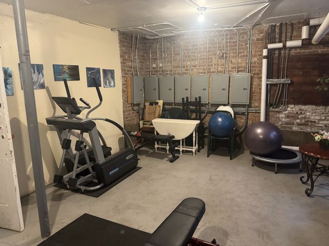 6131 N Hoyne Avenue G, Chicago, IL 60659