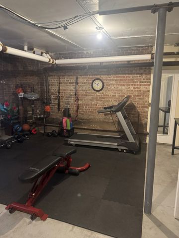 6131 N Hoyne Avenue G, Chicago, IL 60659