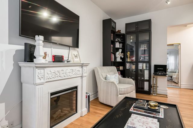 6131 N Hoyne Avenue G, Chicago, IL 60659