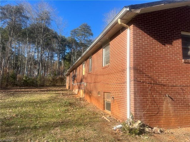 180 Cedar Lane, Reidsville, NC 27320