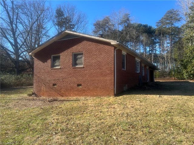 180 Cedar Lane, Reidsville, NC 27320