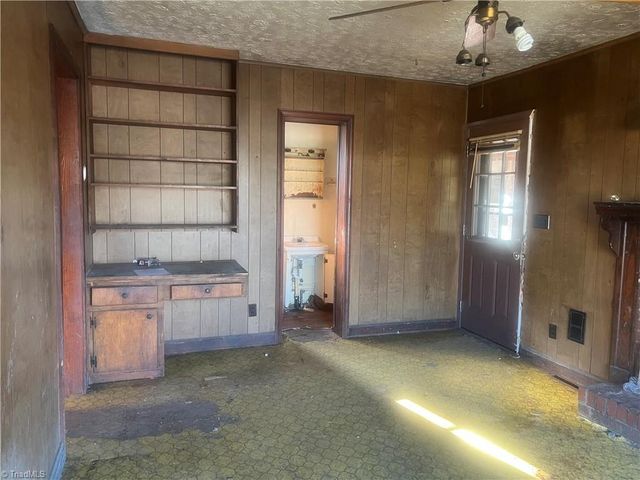 180 Cedar Lane, Reidsville, NC 27320