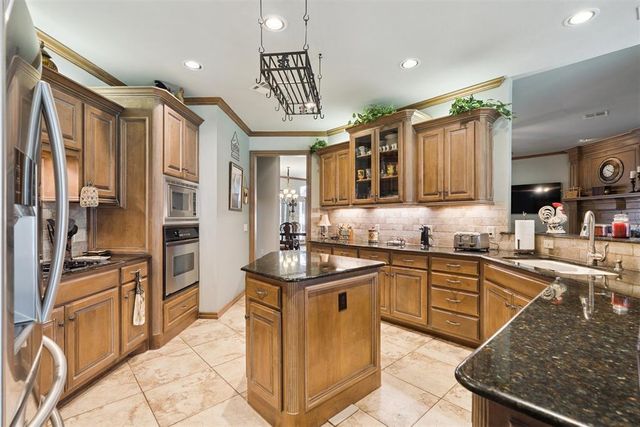 1625 Deer Park Drive, Edmond, OK 73003