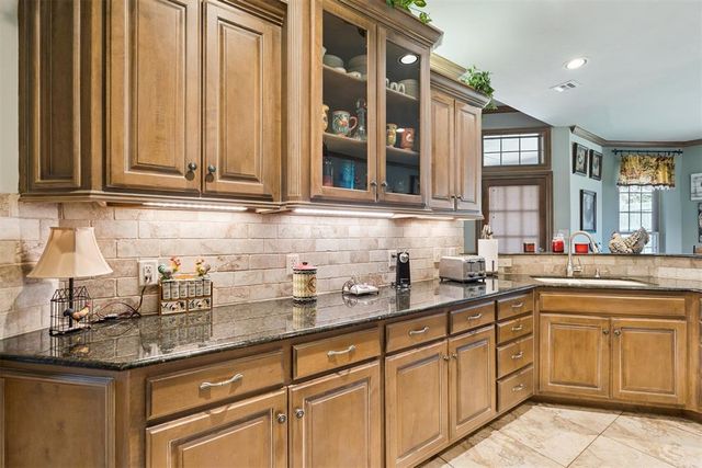 1625 Deer Park Drive, Edmond, OK 73003