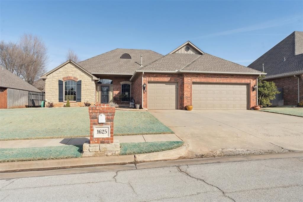1625 Deer Park Drive, Edmond, OK 73003