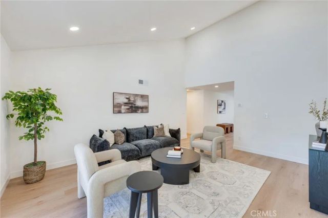 9257 La Shell Drive, Tujunga, CA 91042