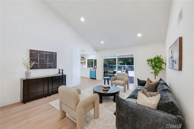 9257 La Shell Drive, Tujunga, CA 91042