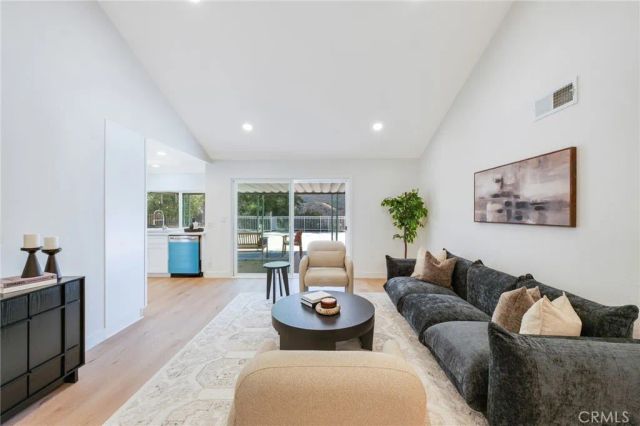 9257 La Shell Drive, Tujunga, CA 91042