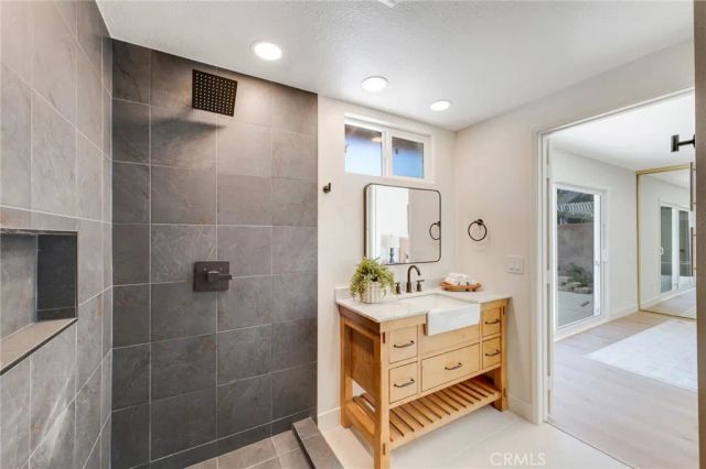 9257 La Shell Drive, Tujunga, CA 91042