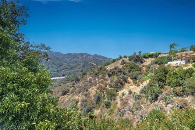 9257 La Shell Drive, Tujunga, CA 91042