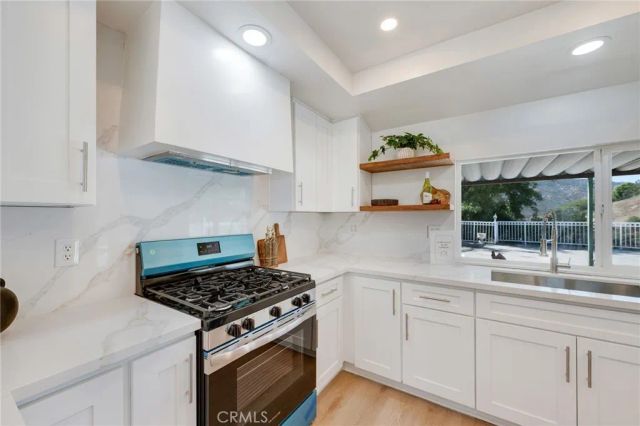 9257 La Shell Drive, Tujunga, CA 91042