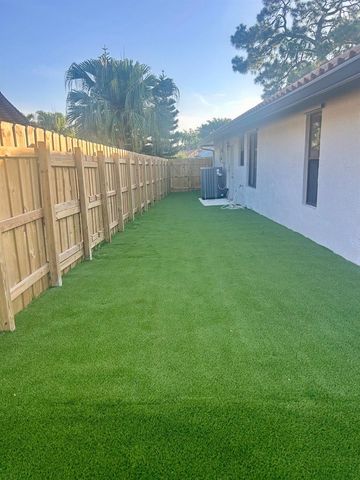 22822 Pinewood Court, Boca Raton, FL 33433