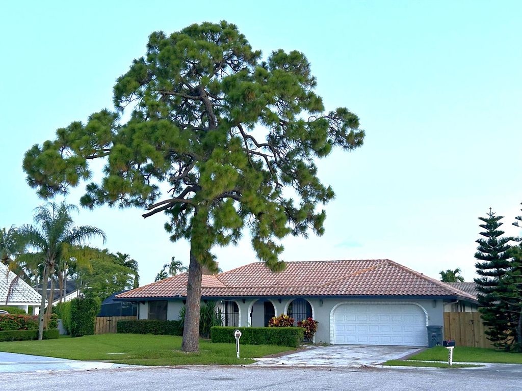 22822 Pinewood Court, Boca Raton, FL 33433