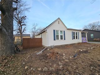 138 W WARREN Street, Gardner, KS 66030