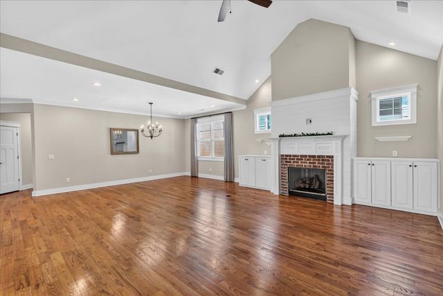 9261 Skyfall Drive, Ooltewah, TN 37363