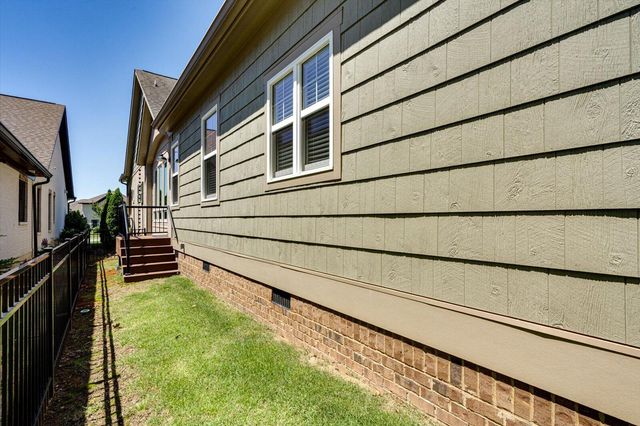 9261 Skyfall Drive, Ooltewah, TN 37363