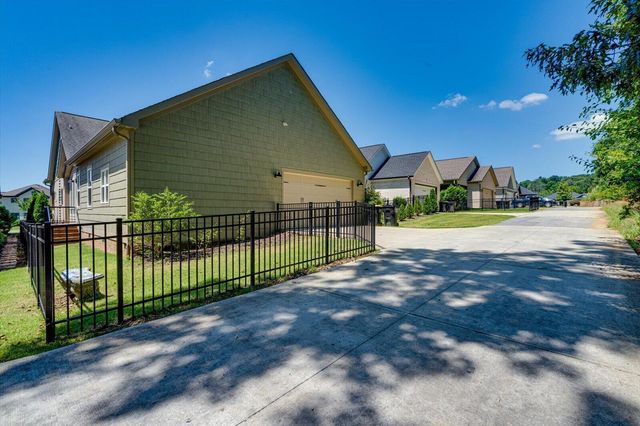 9261 Skyfall Drive, Ooltewah, TN 37363