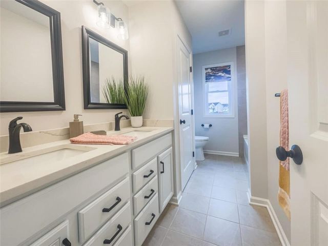 1504 Osburn Ln Lane, Farmington, NY 14425