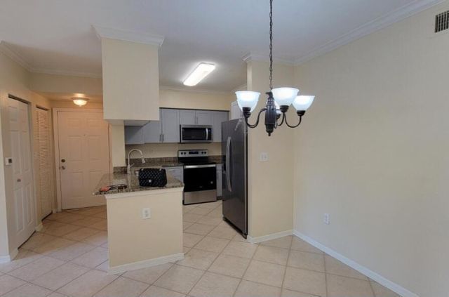 6533 Emerald Dunes Drive 304, West Palm Beach, FL 33411