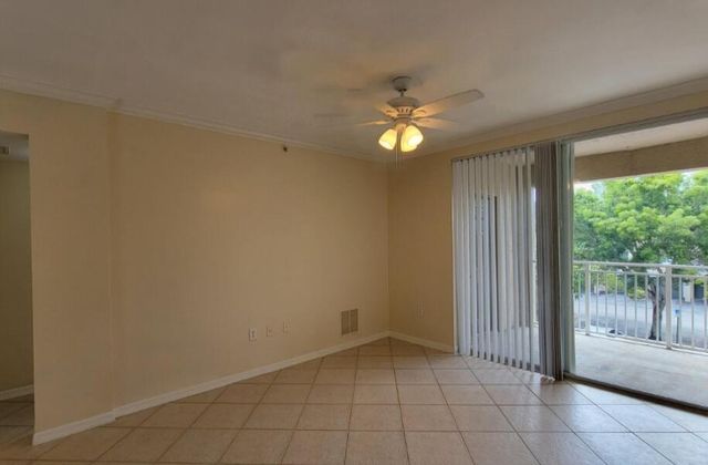 6533 Emerald Dunes Drive 304, West Palm Beach, FL 33411