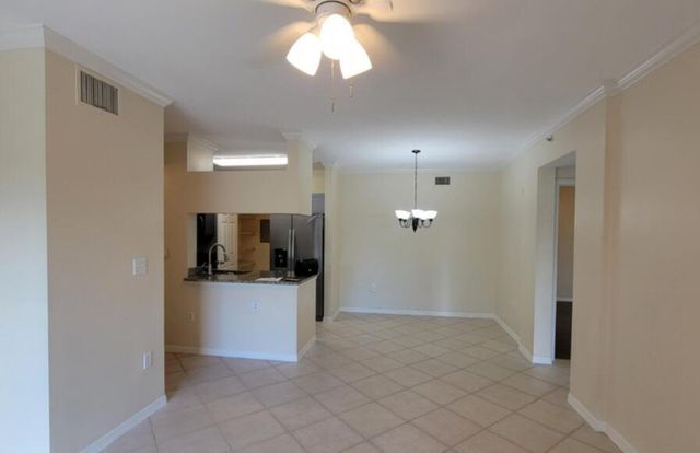 6533 Emerald Dunes Drive 304, West Palm Beach, FL 33411