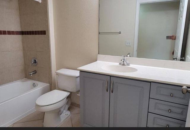 6533 Emerald Dunes Drive 304, West Palm Beach, FL 33411