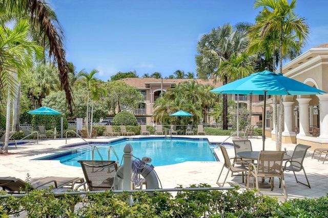 6533 Emerald Dunes Drive 304, West Palm Beach, FL 33411