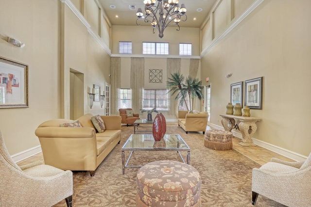 6533 Emerald Dunes Drive 304, West Palm Beach, FL 33411