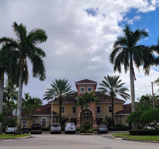 6533 Emerald Dunes Drive 304, West Palm Beach, FL 33411