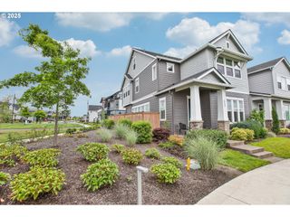 7579 Se KILCHIS Ln, Hillsboro, OR 97123