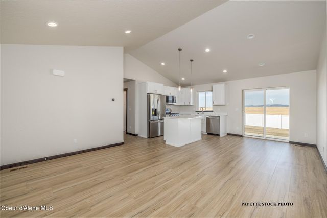 6653 W PLANT LN, Rathdrum, ID 83858