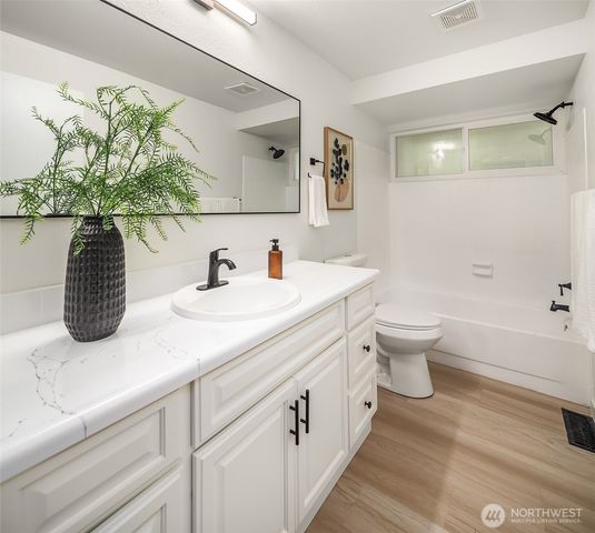 14340 113th Avenue NE, Kirkland, WA 98034
