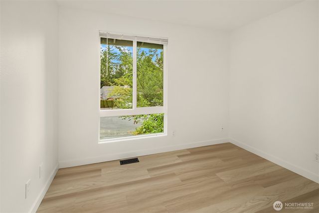 14340 113th Avenue NE, Kirkland, WA 98034