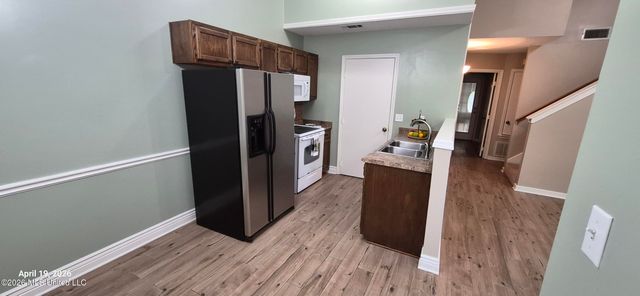 306 N Grove Circle, Brandon, MS 39047