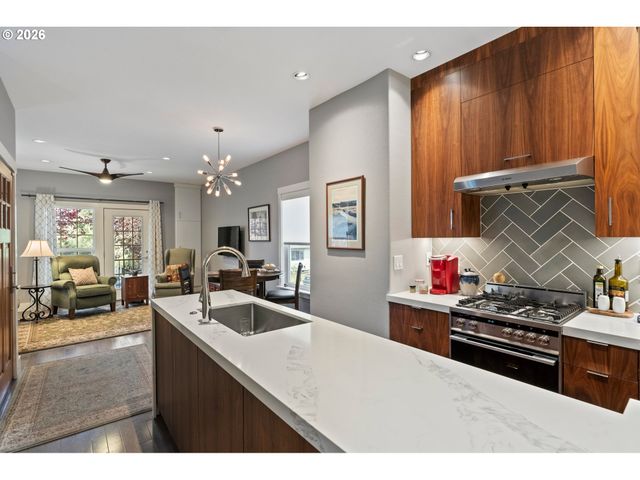 2200 Se 48TH Ave, Portland, OR 97215