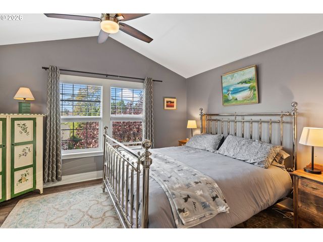 2200 Se 48TH Ave, Portland, OR 97215