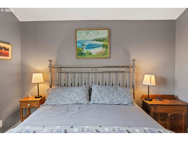 2200 Se 48TH Ave, Portland, OR 97215