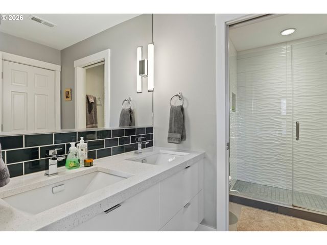 2200 Se 48TH Ave, Portland, OR 97215