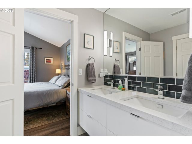 2200 Se 48TH Ave, Portland, OR 97215