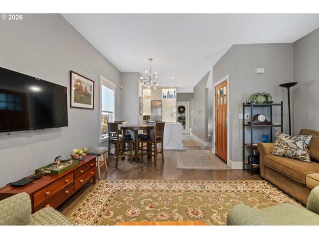 2200 Se 48TH Ave, Portland, OR 97215