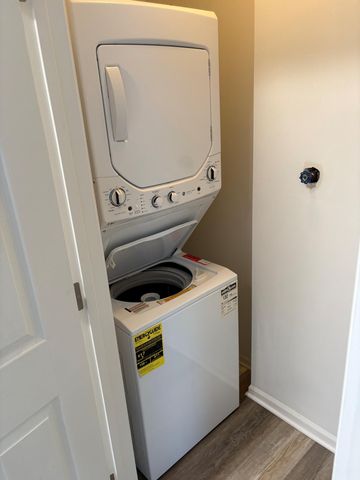 182 Hunters Lane NE 56, Rockford, MI 49341