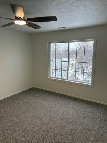 182 Hunters Lane NE 56, Rockford, MI 49341